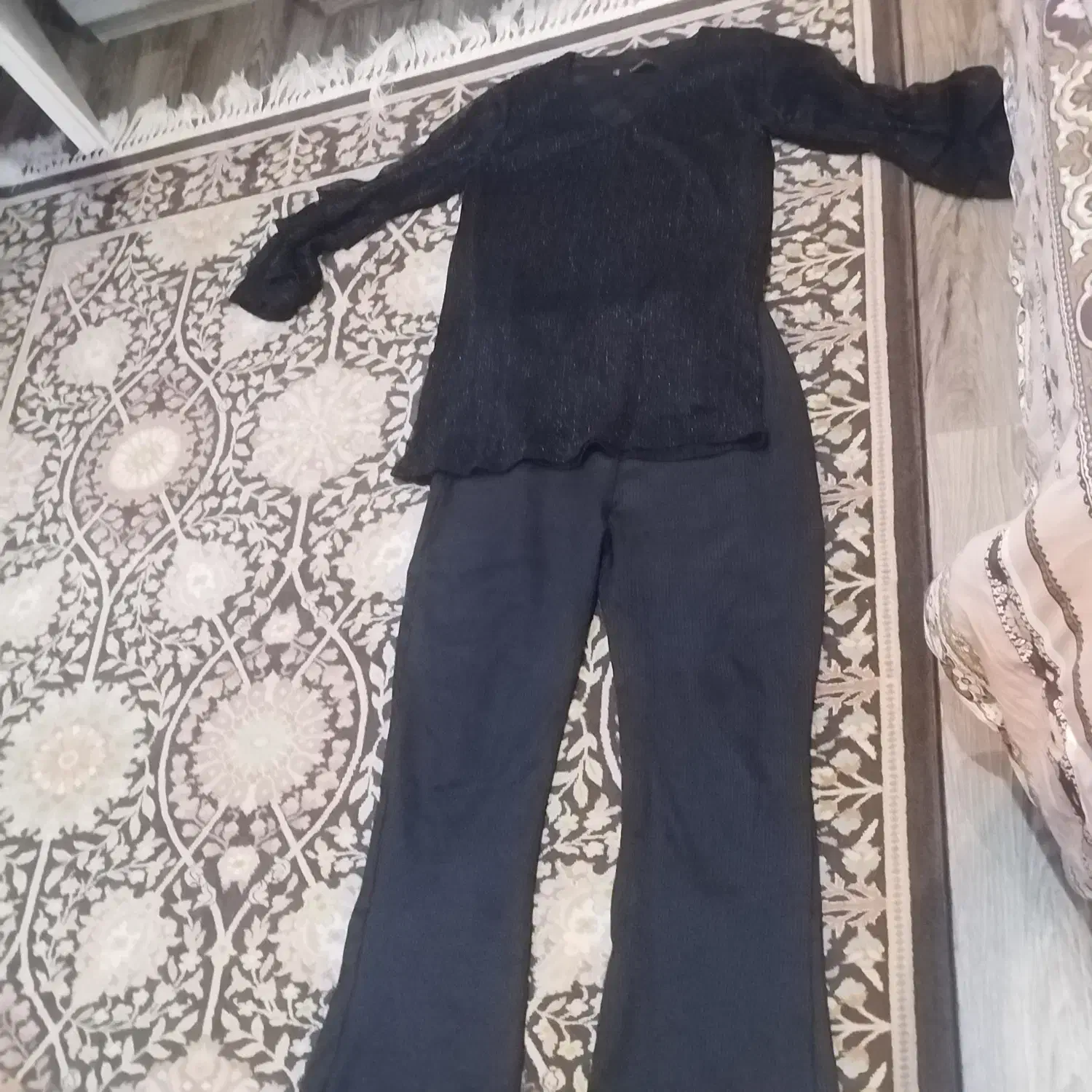 تعدادخیلی بالا لباس زنانه وچند تا پسرونه|لباس|یزد, |دیوار