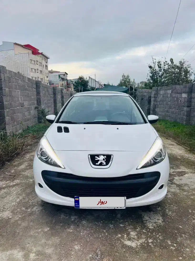 ۲۰۷ سقف پانا مدل ۱۴۰۱ بیرنگ بدون خط و خش|خودرو سواری و وانت|رشت, گلسار|دیوار