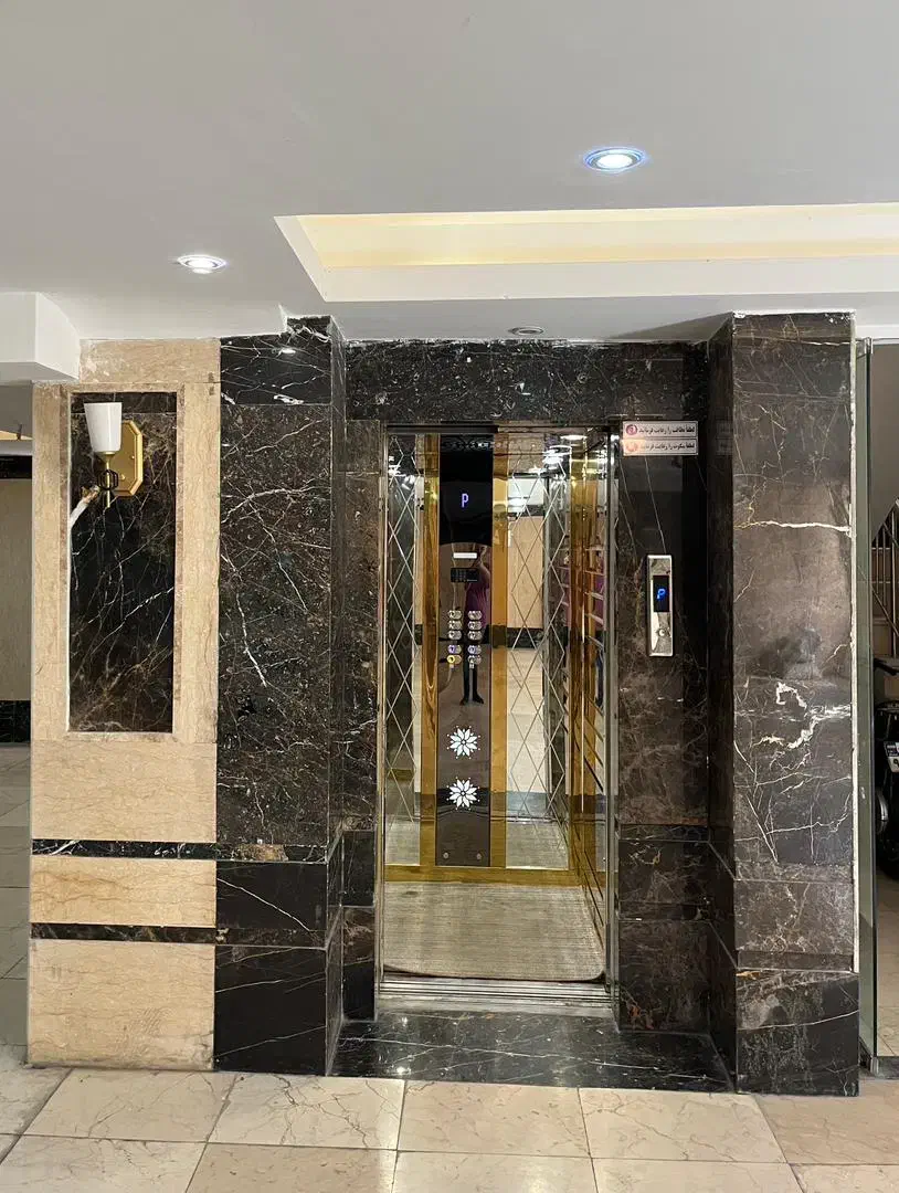 ۱۰۵متر/فول امکانات/سالن پردهخور/کلیدنخورده/تکواحدی