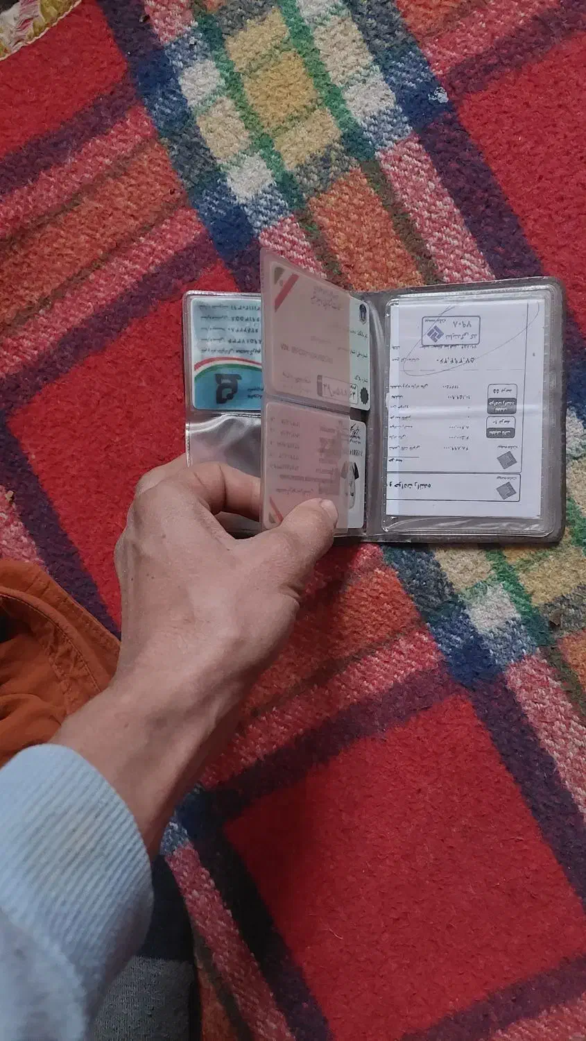 کیف مدارک پیدا شده بذرافشان|اشیا|شیراز, شهرک مهدیآباد|دیوار