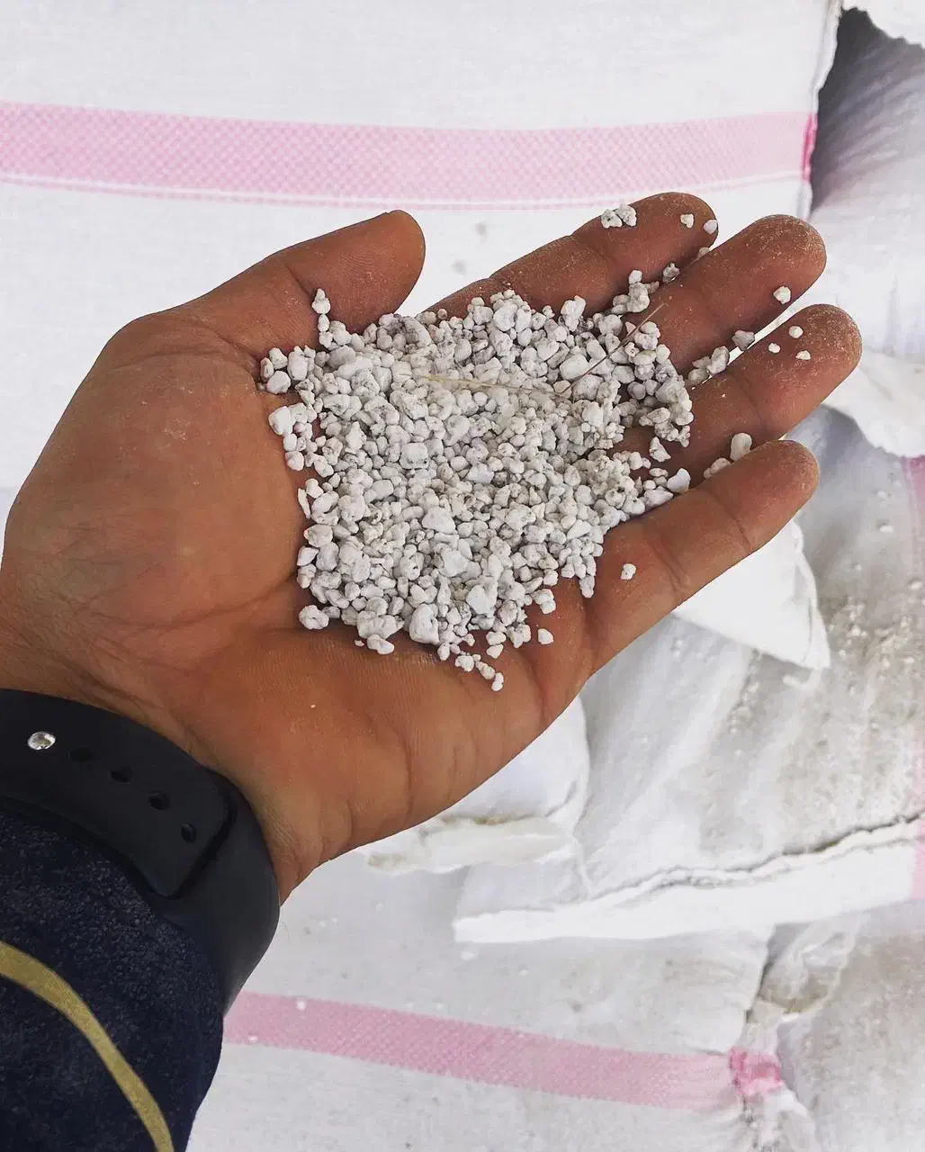 پوکه سبک پرلیت و پومیکس|مصالح و تجهیزات ساختمان|یزد, |دیوار