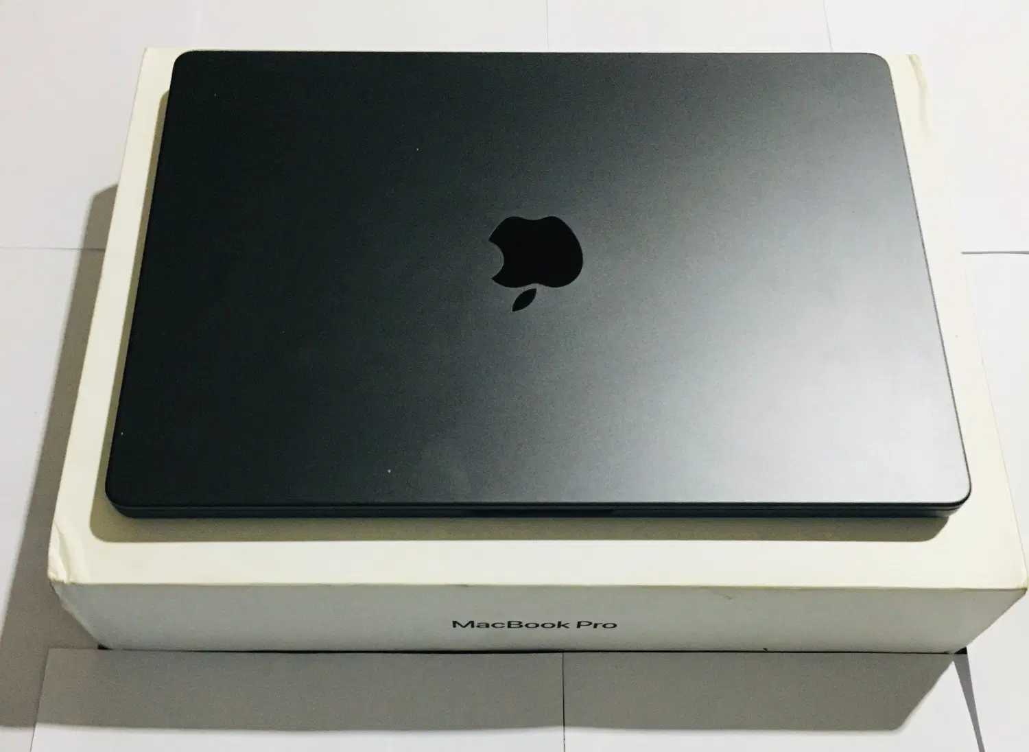 (14inch MacBook pro MW2U3X/A (2024|رایانه همراه|لاهیجان, شقایق|دیوار
