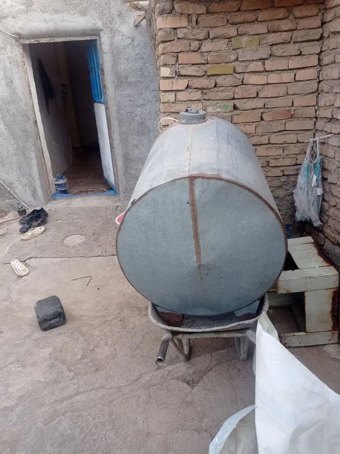 تانکر آب 300لیتری و اجاق گاز|مصالح و تجهیزات ساختمان|نیشابور, دربقاضی|دیوار