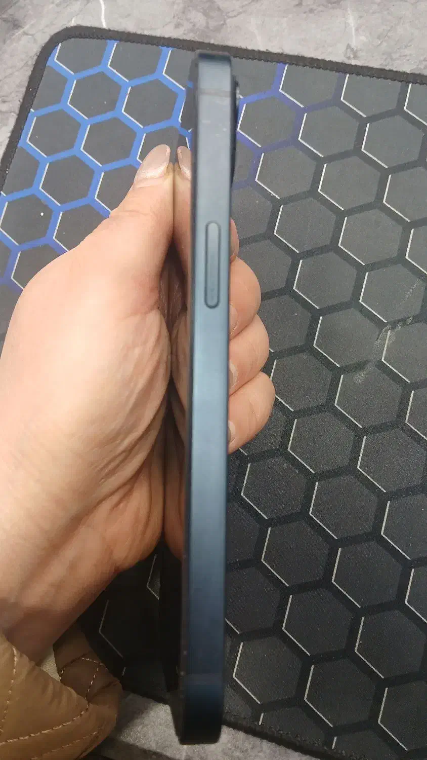 iphone 13 normal|موبایل|رشت, سعدی (تختی)|دیوار