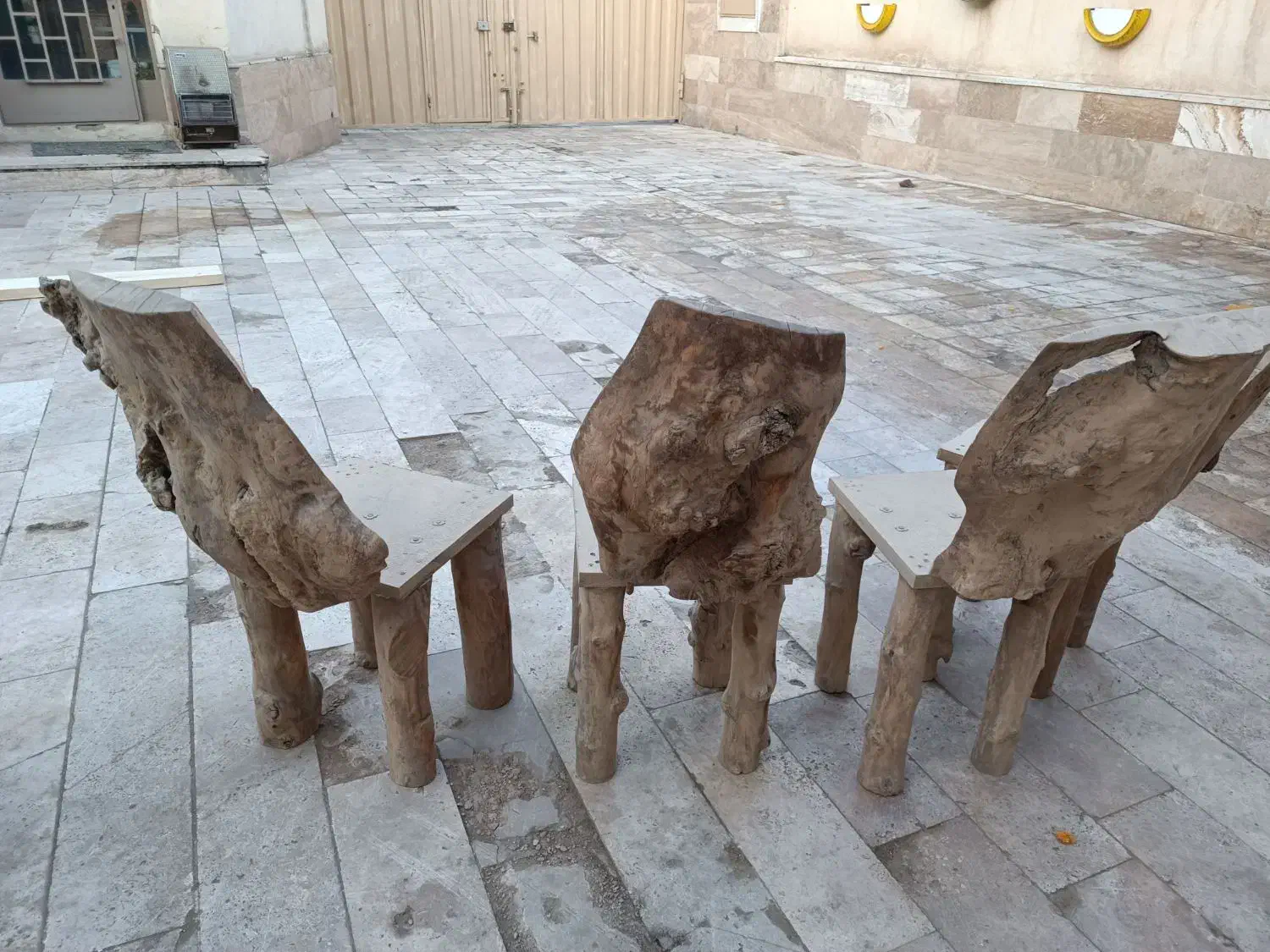 صندلی های تنه درختی|صندلی و نیمکت|پردیس, سیاه سنگ|دیوار