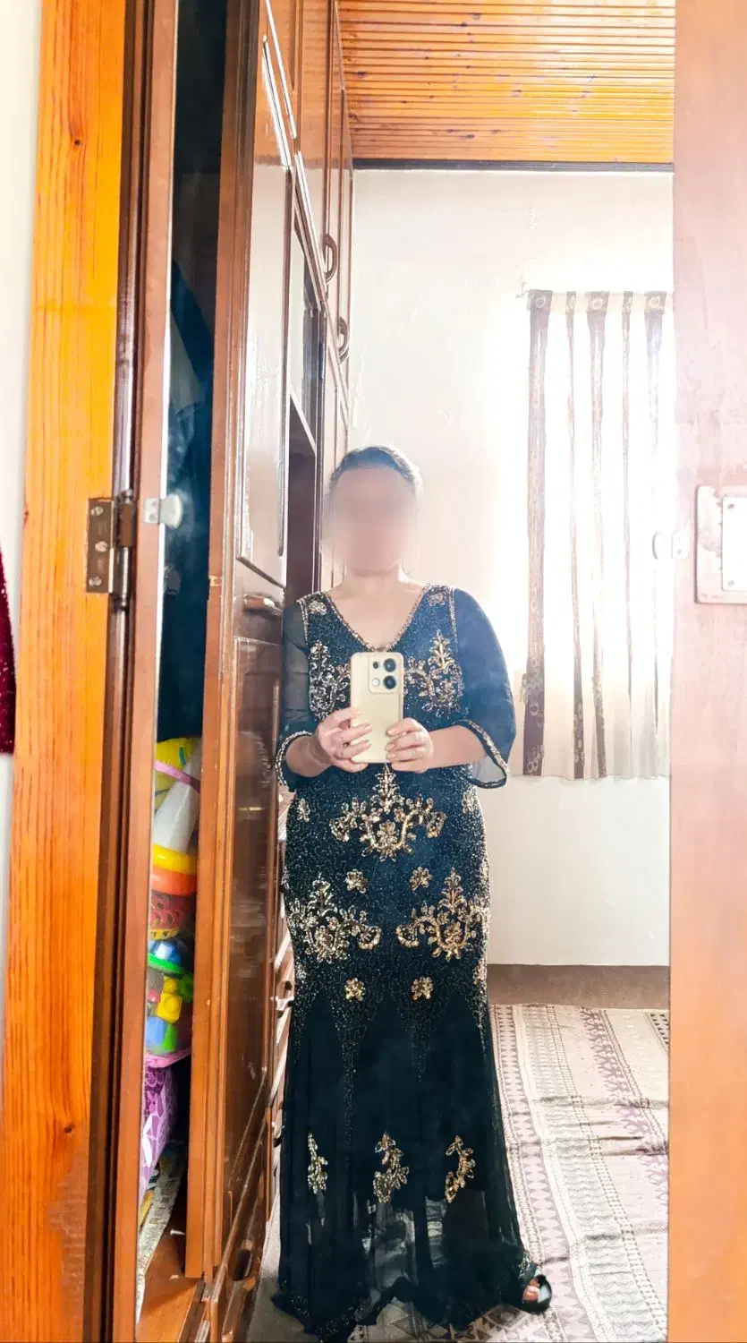 لباس مجلسی یک بار استفاده شده یک و پونصد|لباس|بندر انزلی, شالیور|دیوار