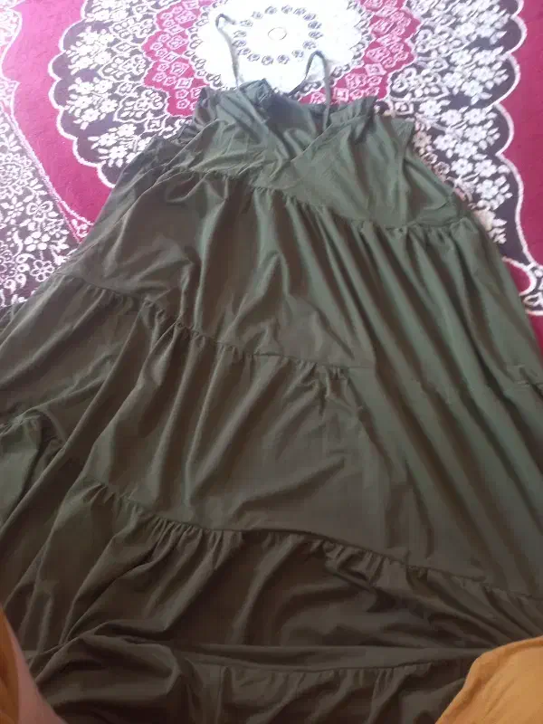 کفش سایز ۴۰ نو قیمت ۷۵۰ ودوعدد لباس|کیف، کفش، کمربند|امیدیه, |دیوار