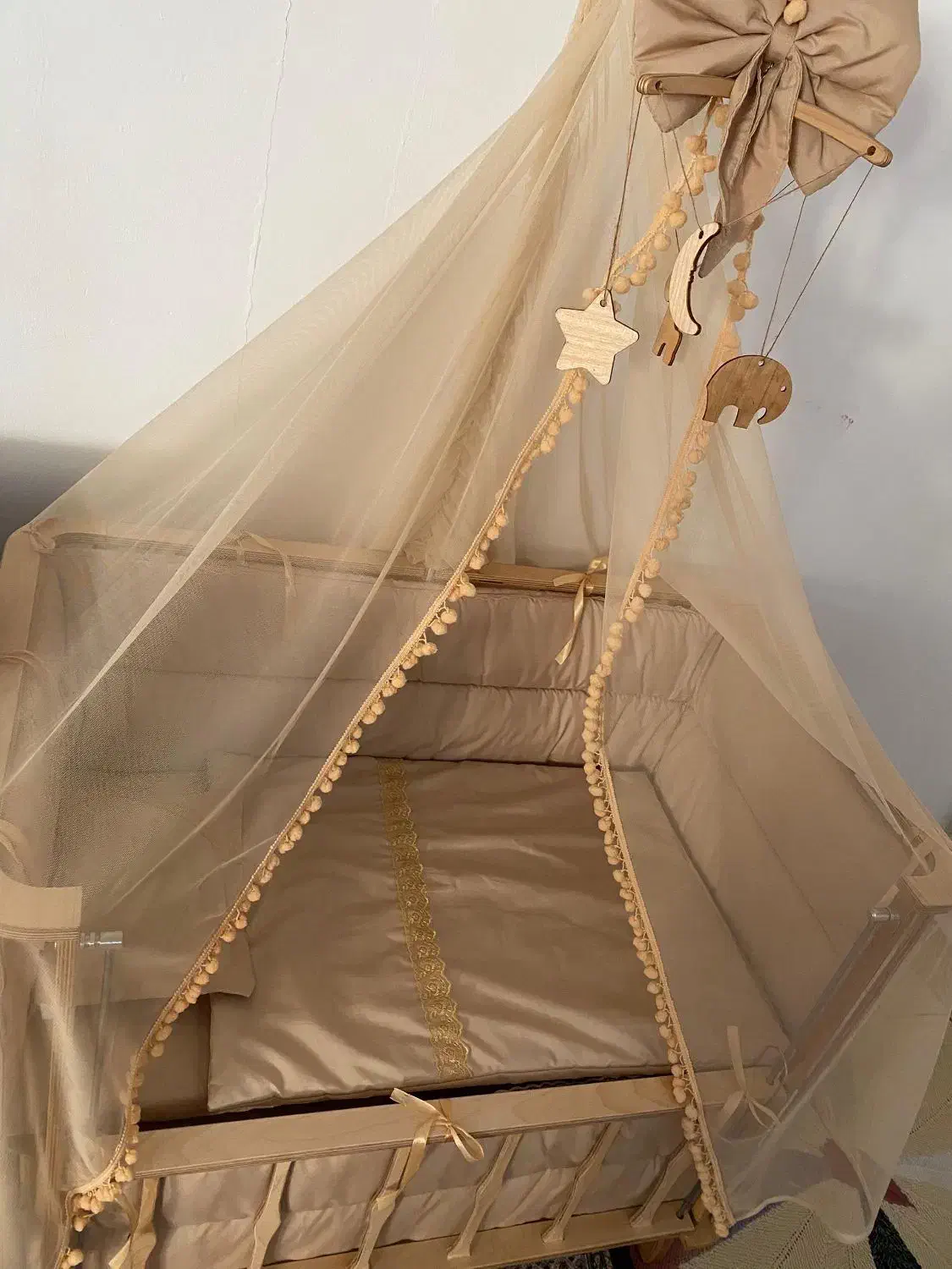 گهواره|تخت و صندلی بچه|تبریز, |دیوار