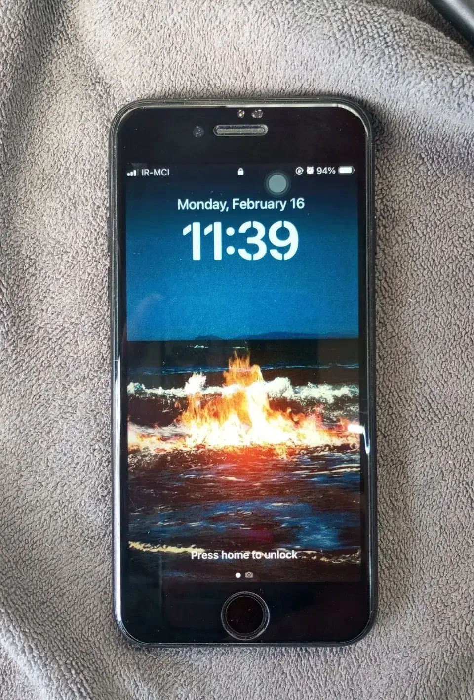 آیفون se|موبایل|زنجان, |دیوار