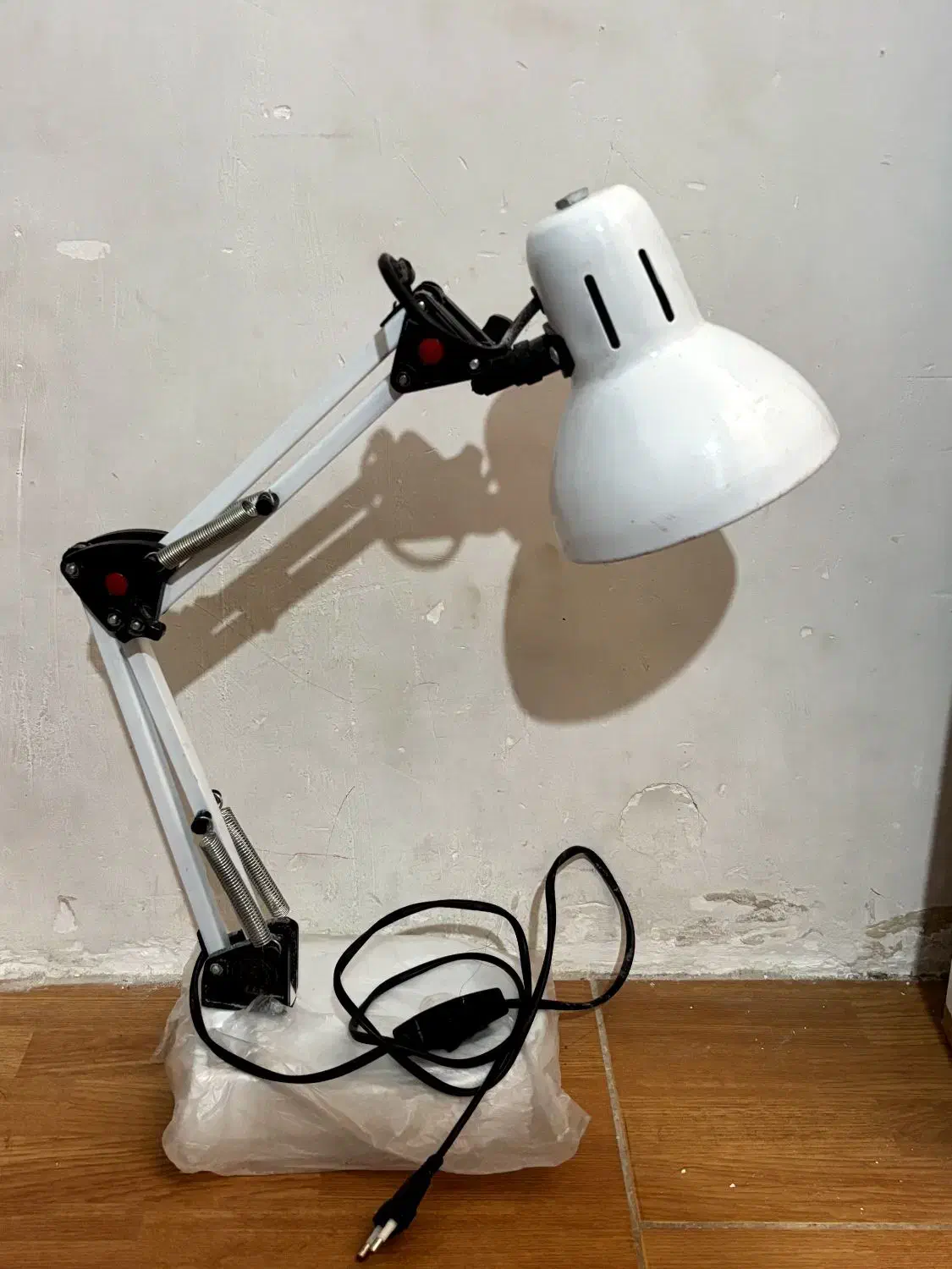 چراغ مطالعه|لامپ و چراغ|ری, سیزده آبان|دیوار