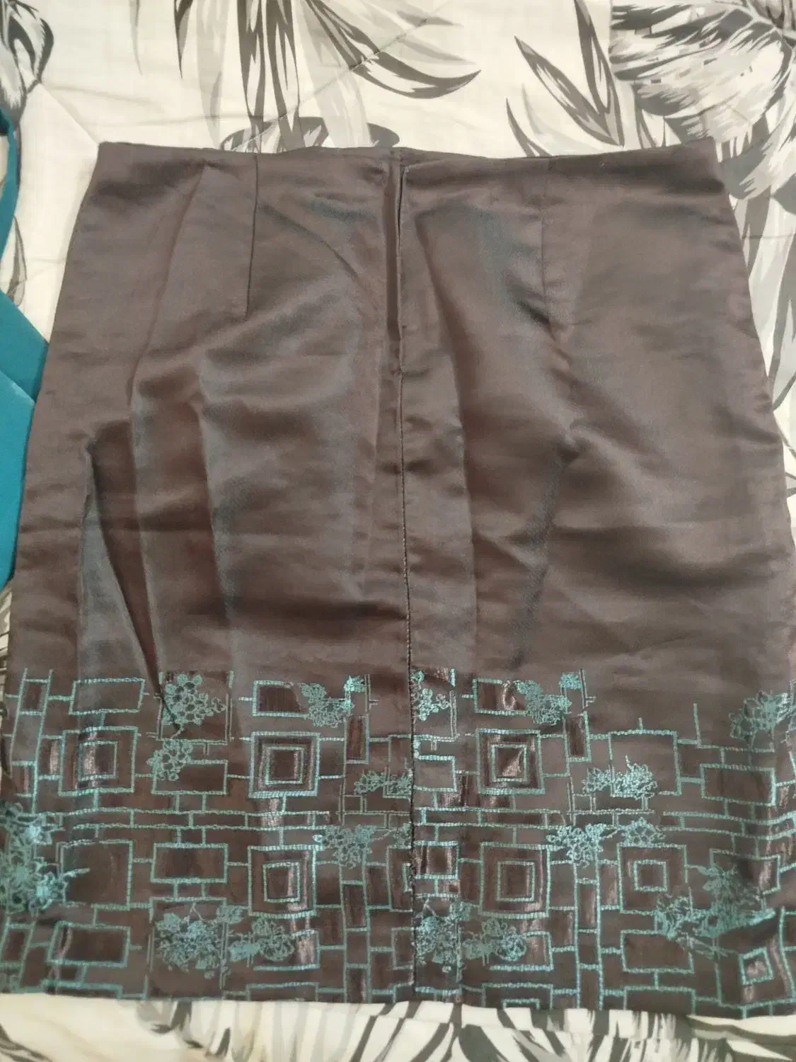 کت دامن|لباس|مشهد, کوشش|دیوار