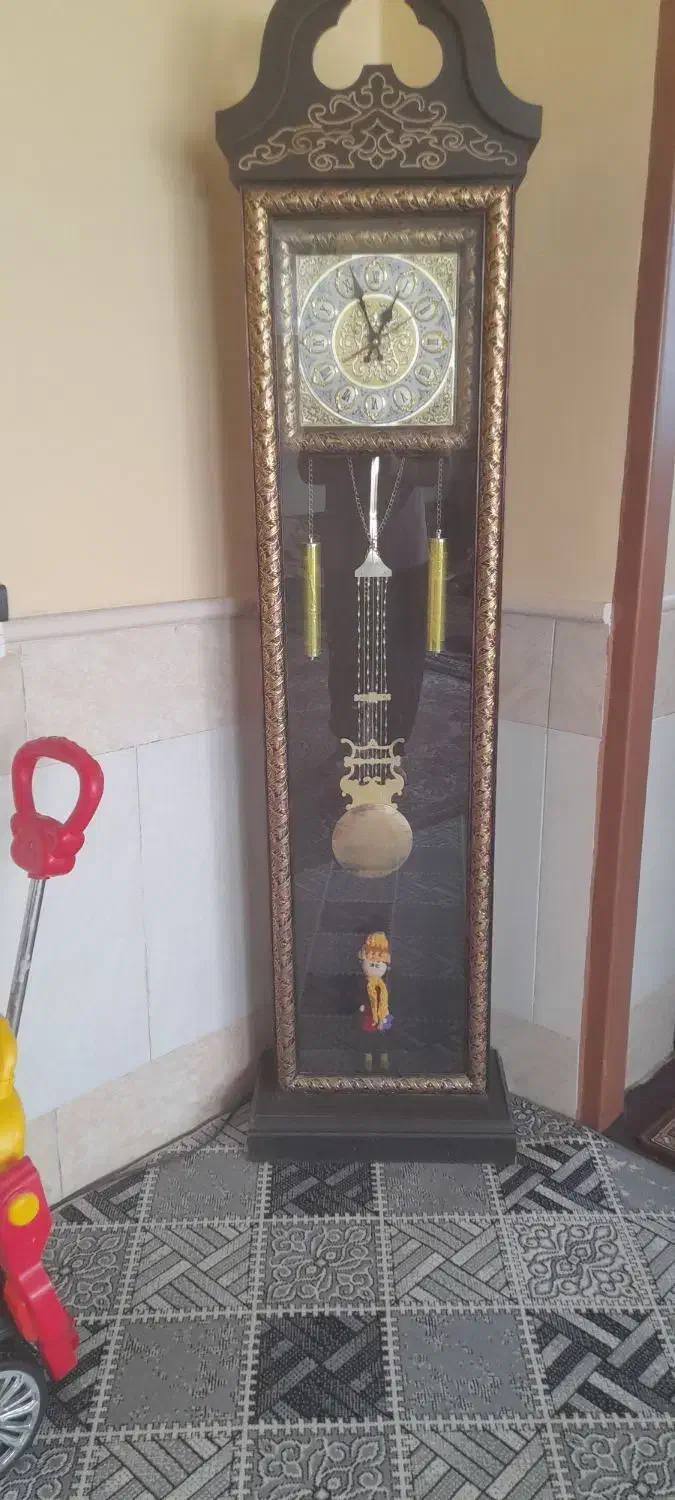 ساعت ایستاده درحدنو بدون هیچ خط وخشی|ساعت دیواری و تزئینی|زاهدان, |دیوار