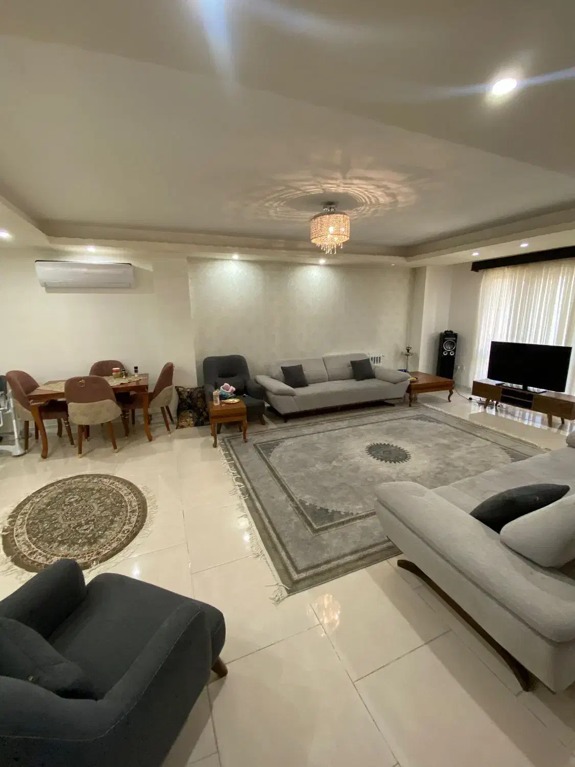 اجاره آپارتمان ۱۲۰متری فول امکانات درخیابان هراز|اجارهٔ آپارتمان|آمل, |دیوار