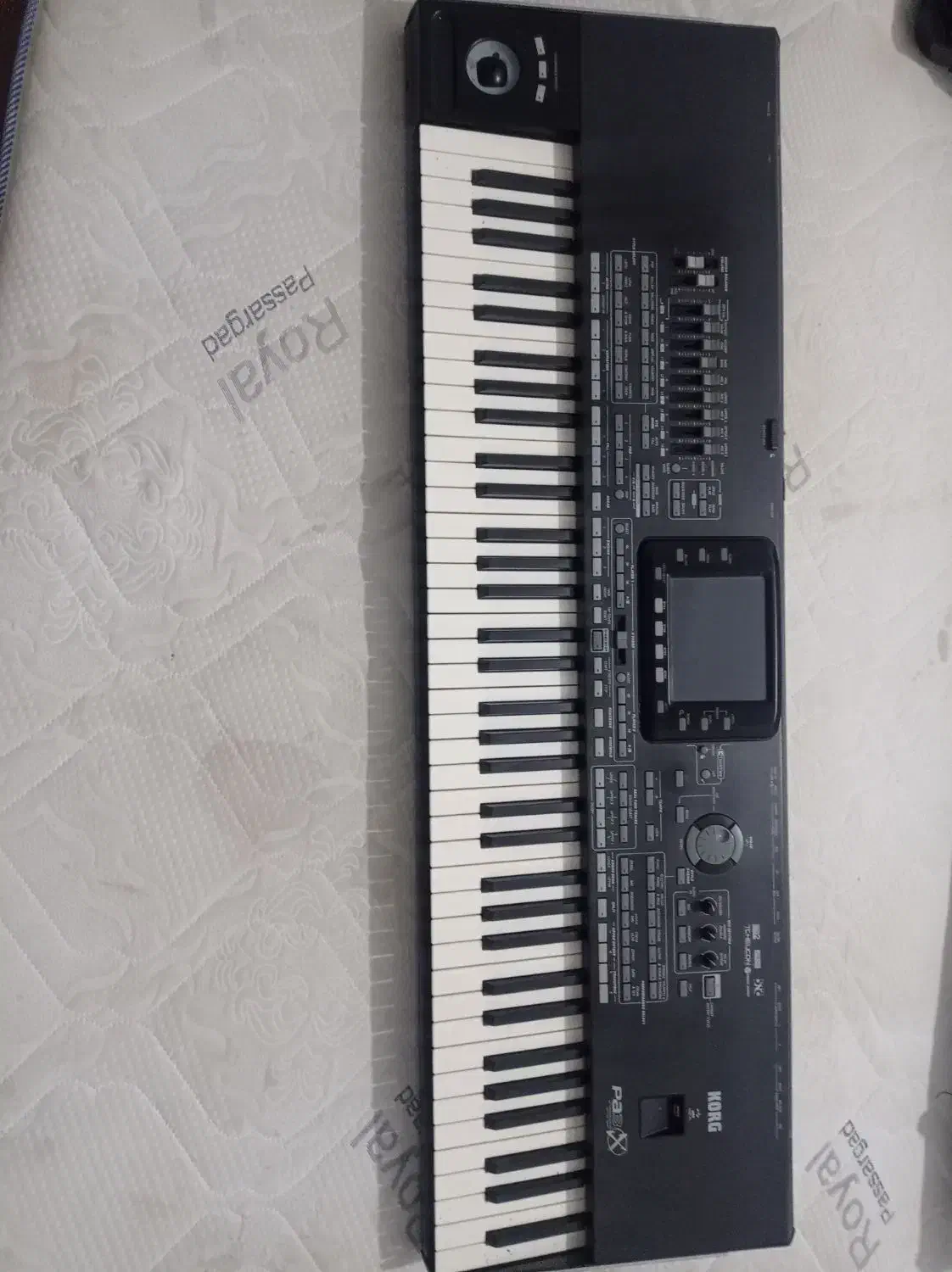 KORG pa3X76key|پیانو، کیبورد، آکاردئون|نقده, |دیوار
