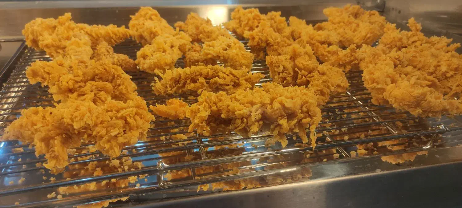 دنیای سوخاری کیلویی . زارچ. خیابان مجلسی|خوردنی و آشامیدنی|زارچ, |دیوار