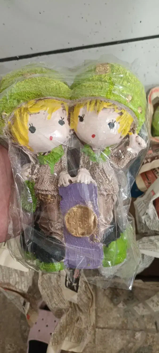 عروسک|مجسمه، تندیس، ماکت|قروه, |دیوار