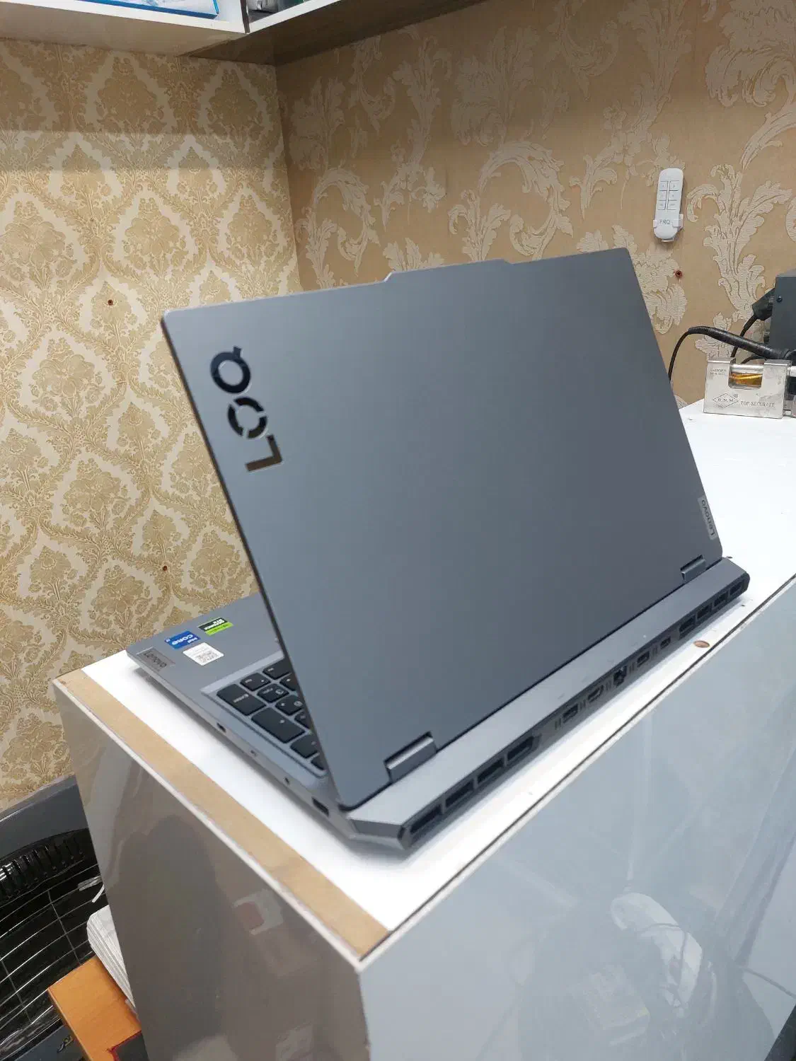 لپ‌تاپ Lenovo LOQ|رایانه همراه|هشتگرد, هشتگرد قدیم|دیوار