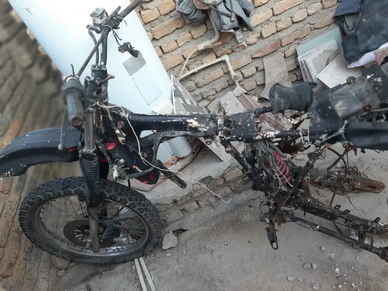 تنه ی موتور ترل سالم|موتورسیکلت|گمیشان, |دیوار