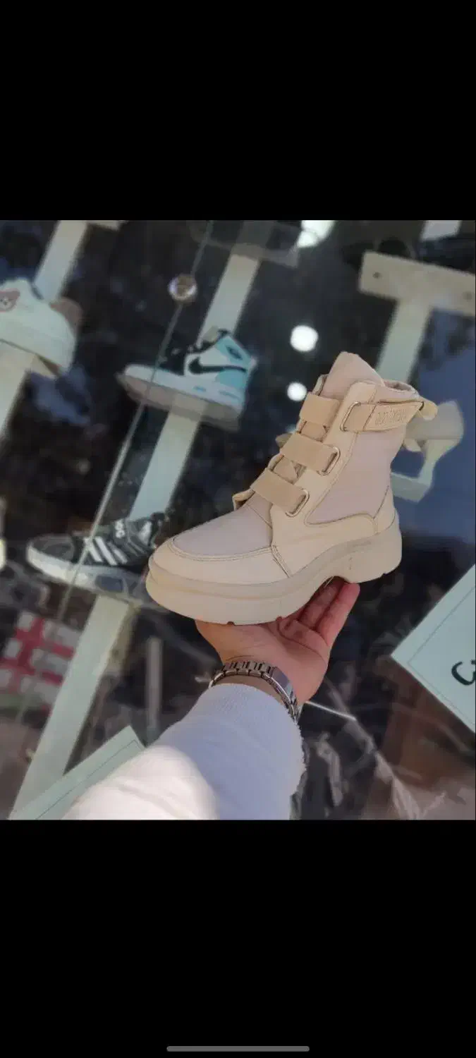 فروش انواع نیم بوت و کفش اسپرت|کیف، کفش، کمربند|خرمآباد, |دیوار