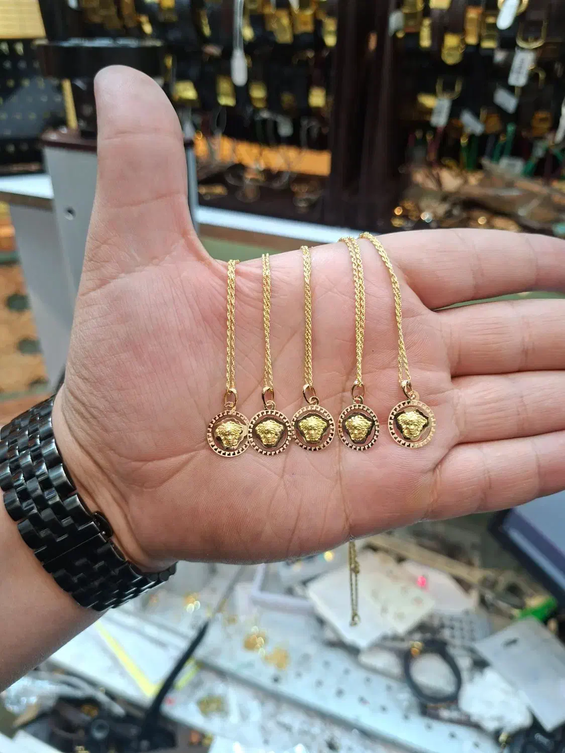 از ۱۰۰ سوت طلا داریم|جواهرات|شیراز, شاهچراغ|دیوار