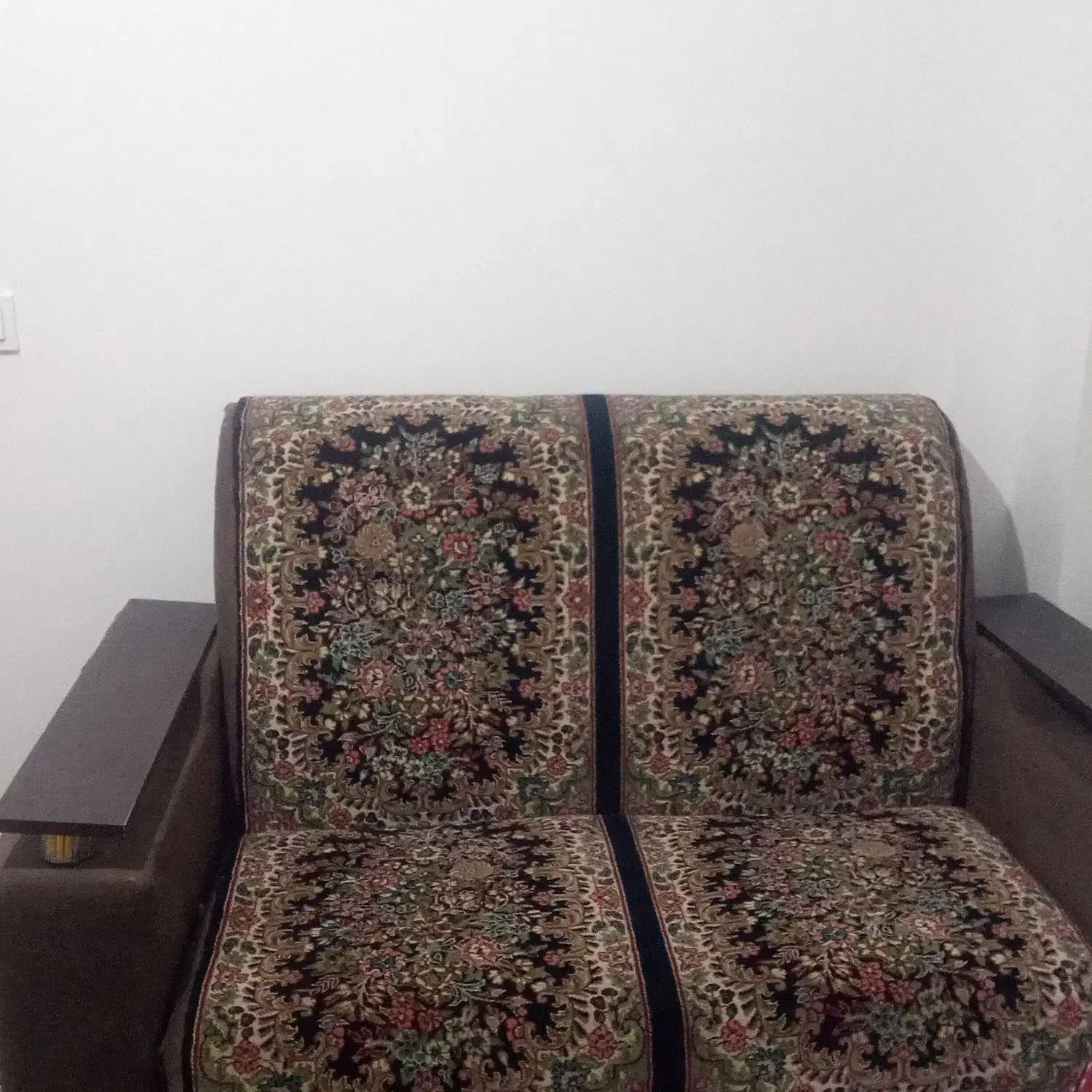 مبل راحتی یه ۳نفره یه ۲نفره درحد نووسالم|مبلمان خانگی و میز عسلی|کرمان, |دیوار