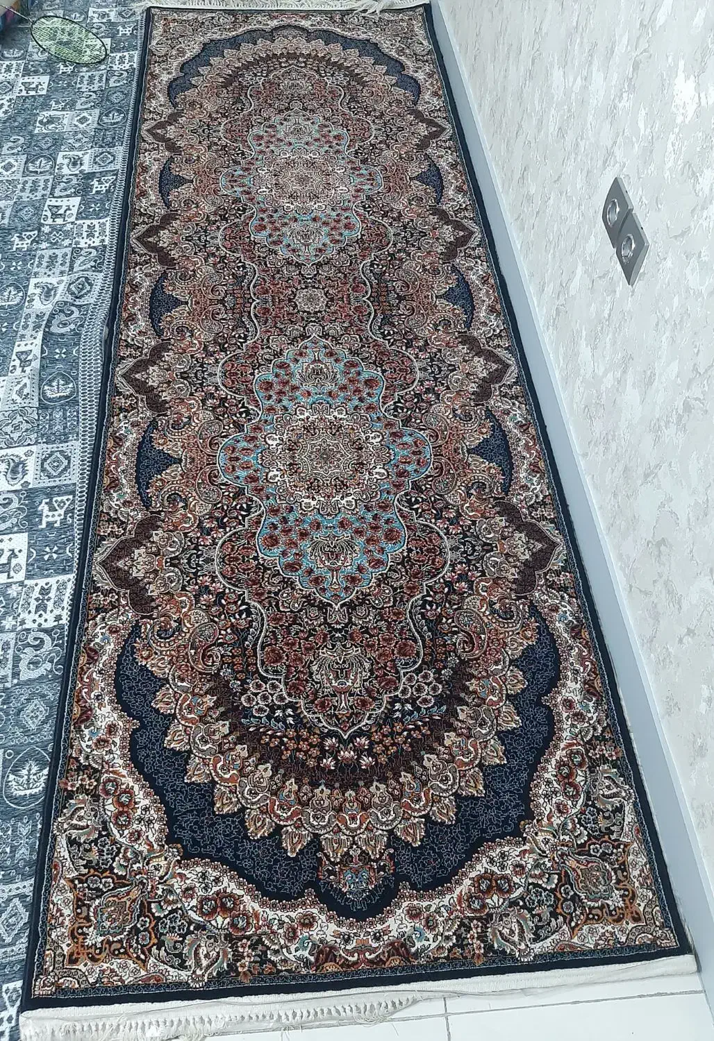 کناره ۱در ۳متر ۷۰۰ شانه|فرش|قدس, شهرقدس|دیوار