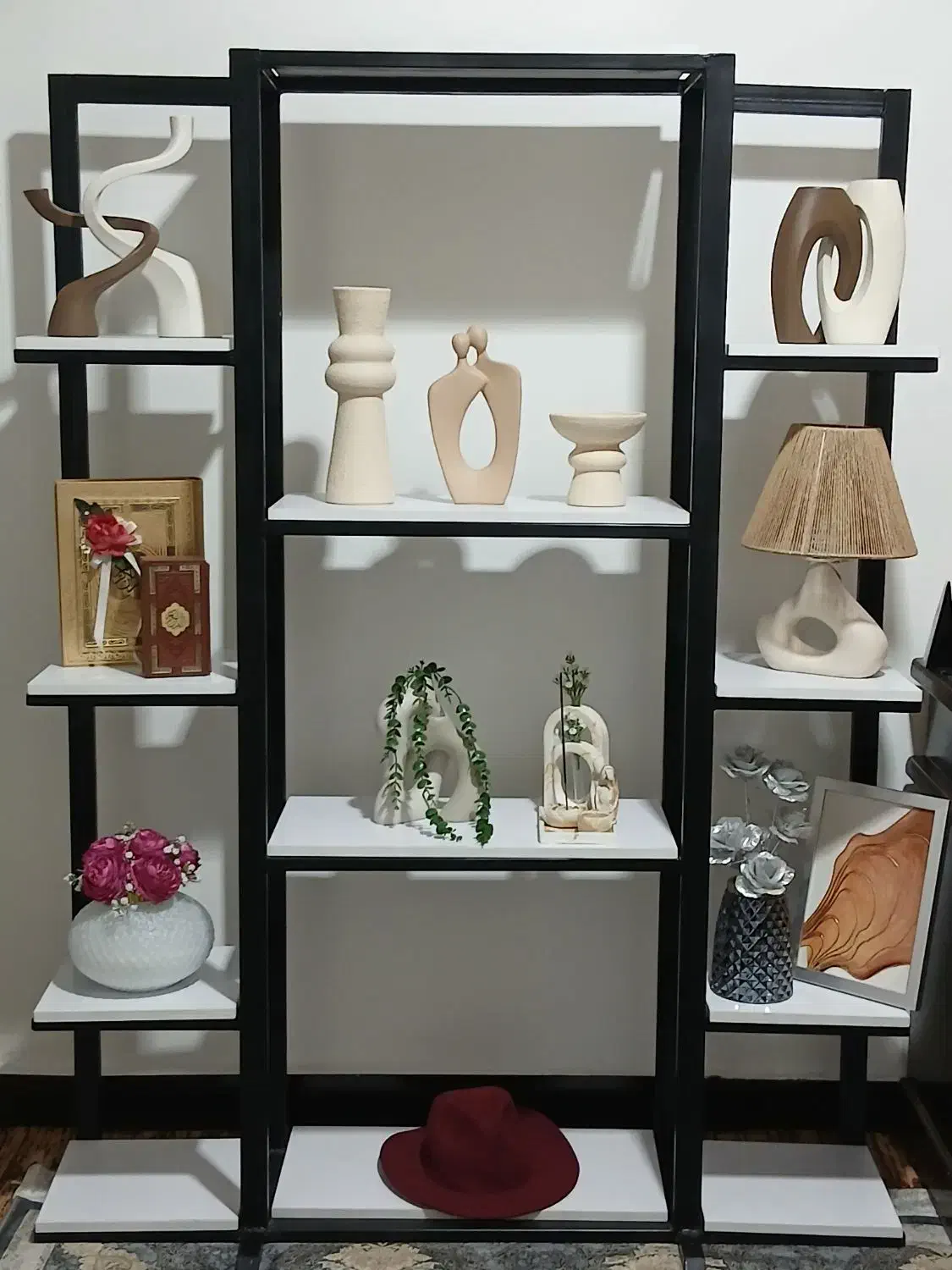 استند گل|گل و گیاه طبیعی|ری, علایین|دیوار