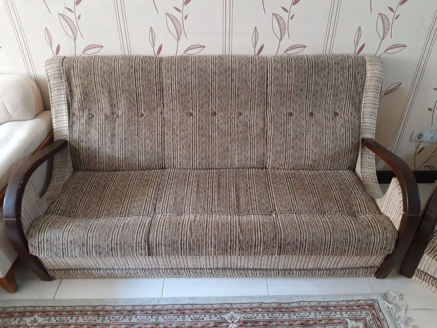 مبل ۷ نفره دست دوم|مبلمان خانگی و میز عسلی|شیراز, کلاهدوز|دیوار