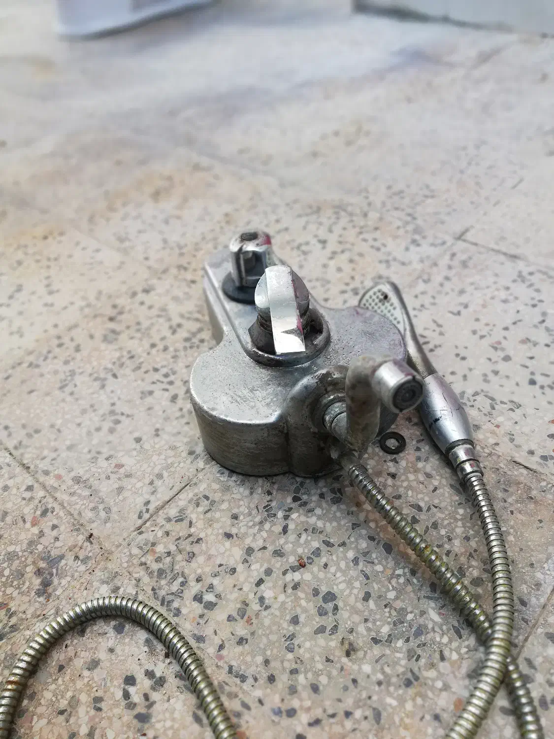 شیرآلات، توالت فرنگی،روشویی|لوازم سرویس بهداشتی|بوشهر, |دیوار