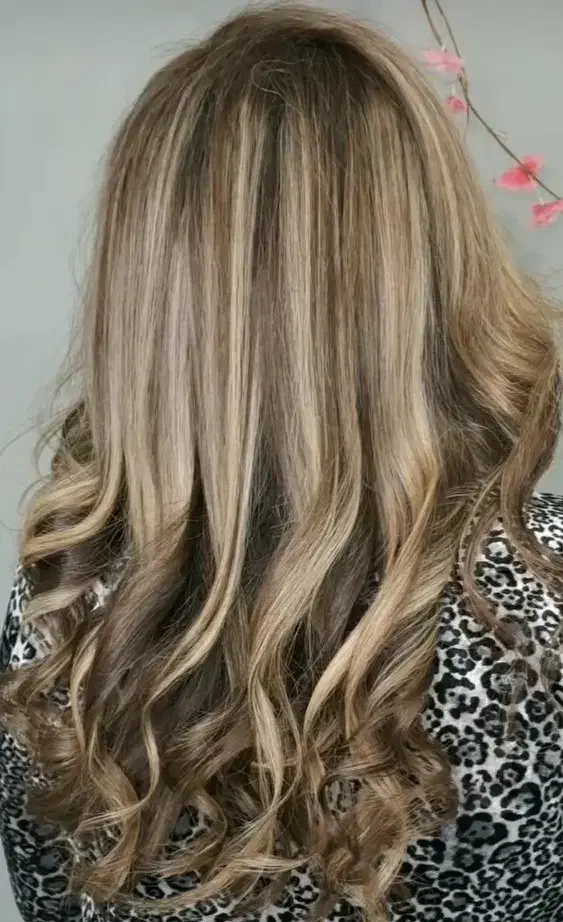 رنگ و لایت باتخفیف ویژه|خدمات آرایشگری و زیبایی|فولادشهر, B4|دیوار