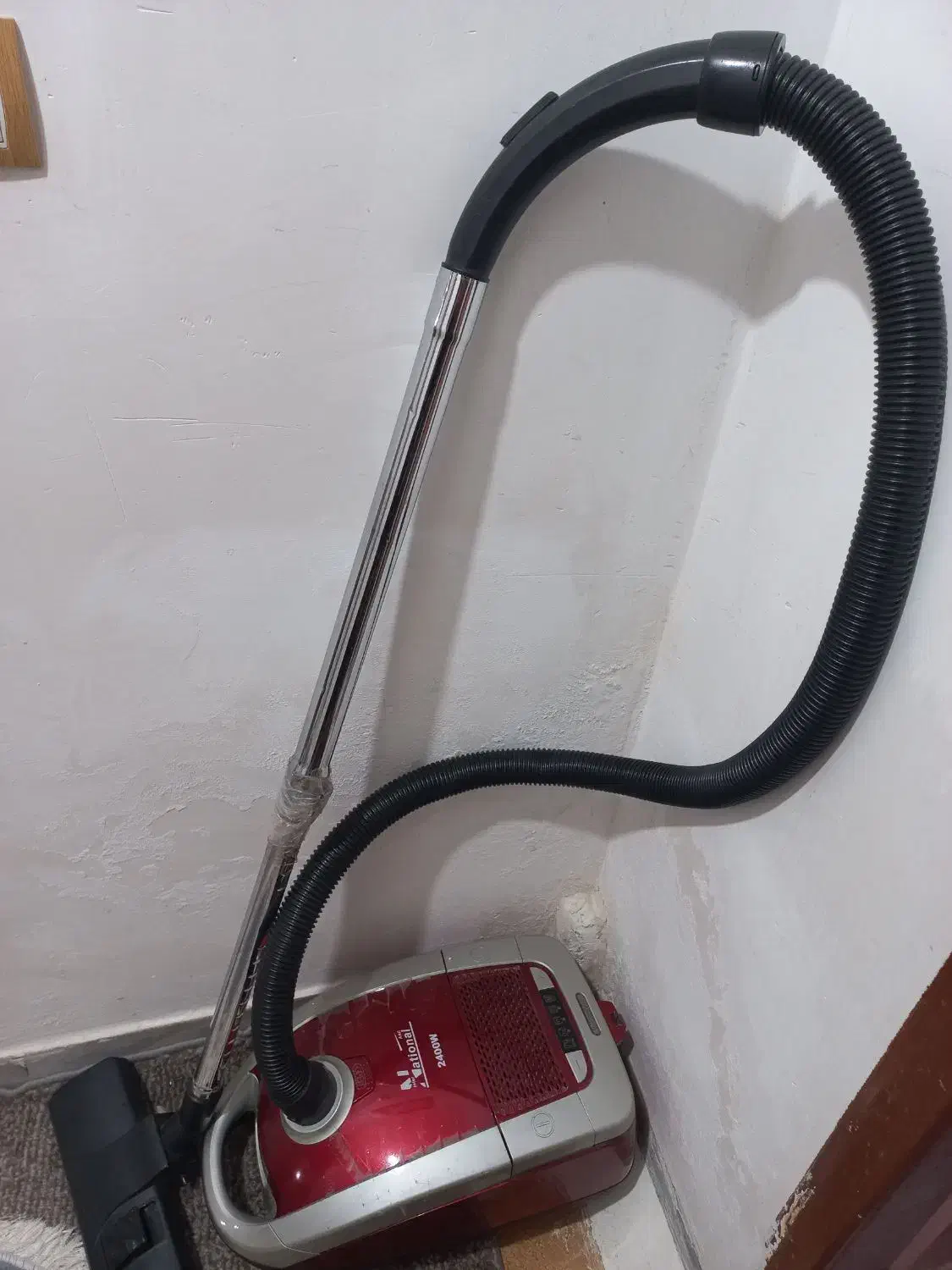 جارو برقی کاملا سالم کار میکند مارک ناسونیان|جاروبرقی، جارو شارژی، بخارشو|خرمشهر, |دیوار