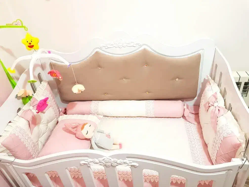 تخت کنار مادر|تخت و سرویس خواب|رشت, لاکان|دیوار