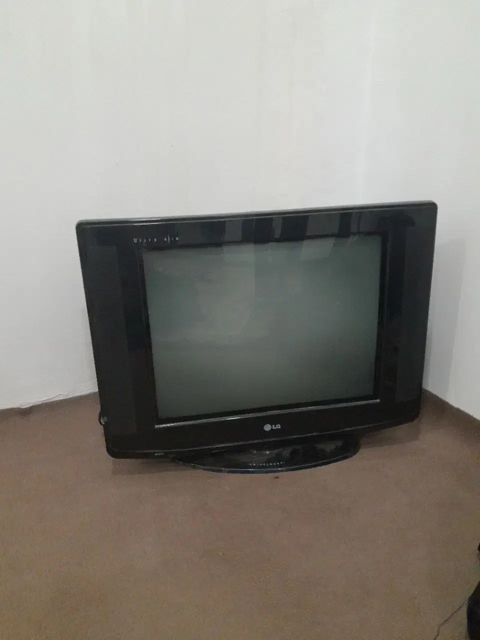 تلویزیون|تلویزیون و پروژکتور|رشت, یخسازی|دیوار