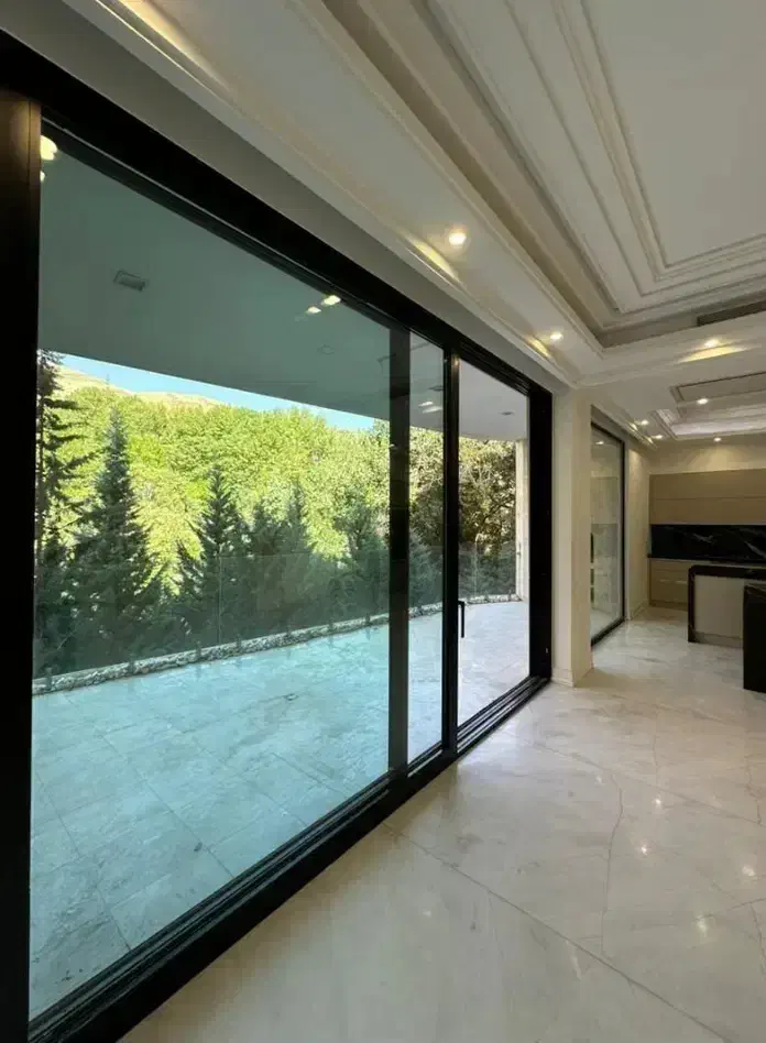 ۲۲۰ متر مغازه همکف بر اندرزگو / فقط برند|اجارهٔ مغازه و غرفه|تهران, چیذر|دیوار