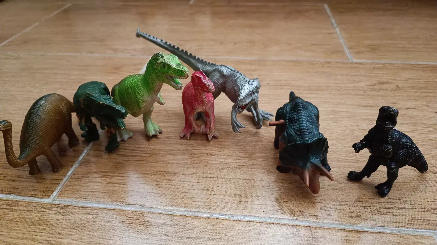 فیگور های دایناسور|اسباببازی|آمل, |دیوار