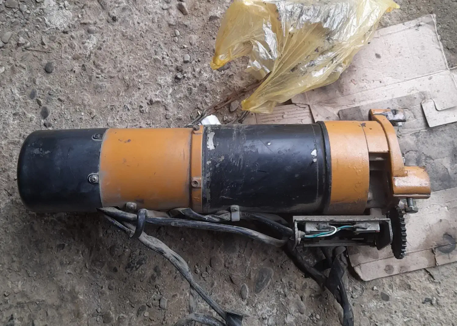 موتور کرکره برقی کاملاً سالم|ماشینآلات صنعتی|صومعهسرا, |دیوار