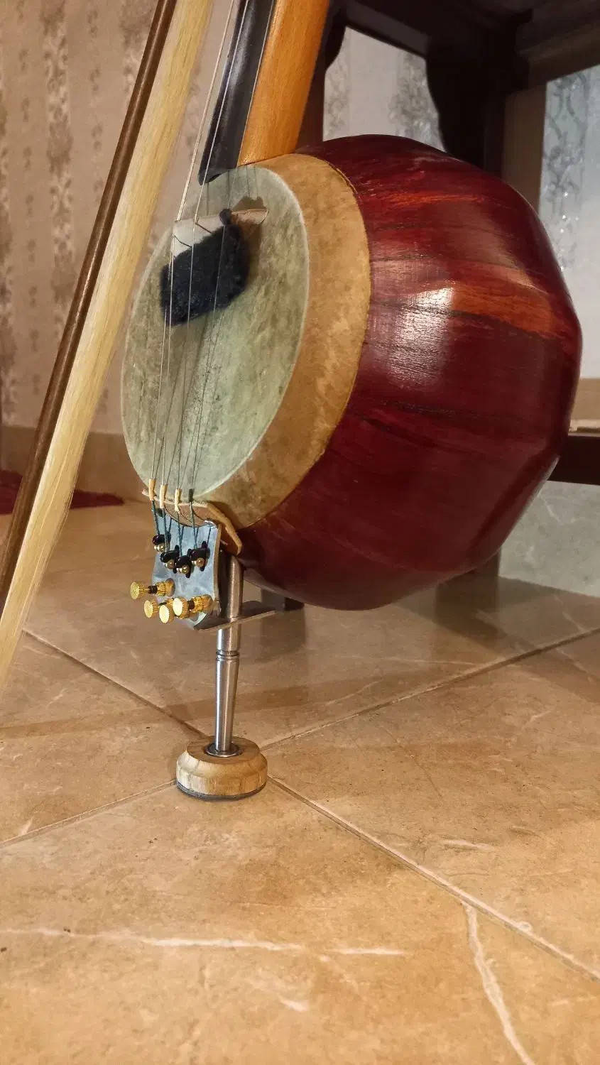 کمانچه آذری|سازهای سنتی|تبریز, |دیوار