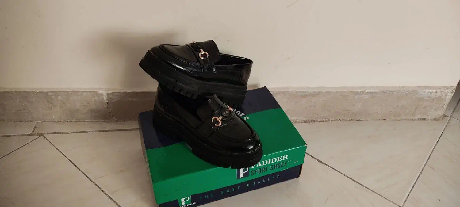 کفش کالج نو|کیف، کفش، کمربند|ساوه, |دیوار