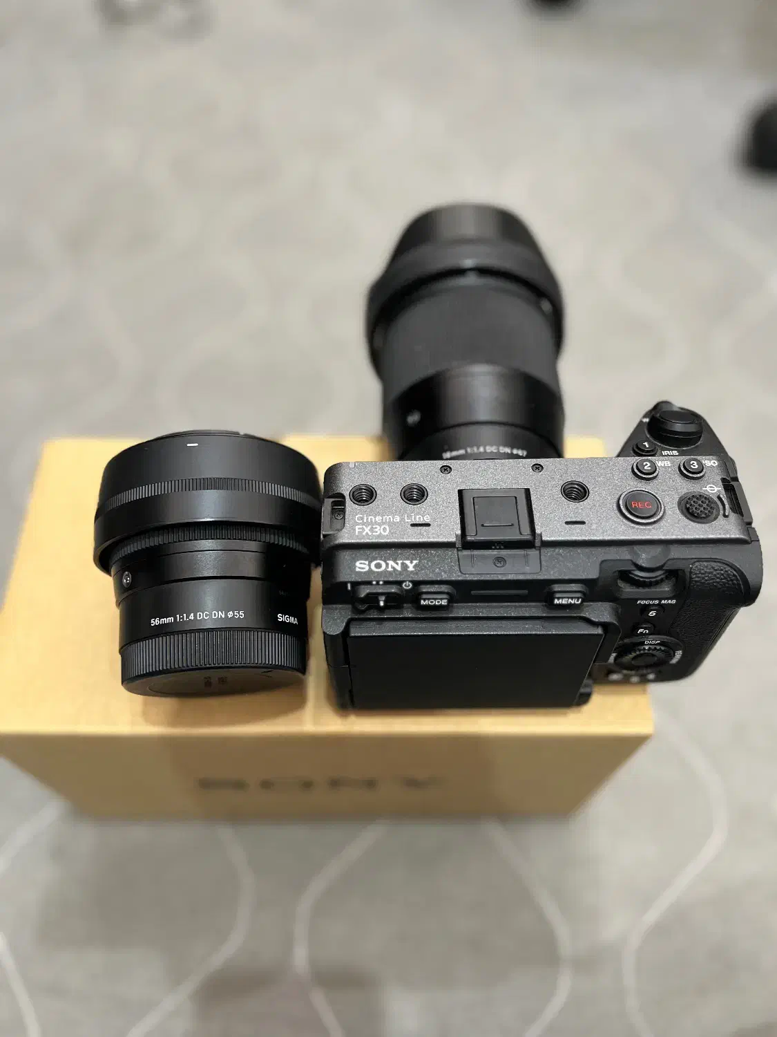 Sony fx30 with sigma 56 16 mm f1.4|دوربین عکاسی و فیلم‌برداری|تهران, دستغیب|دیوار