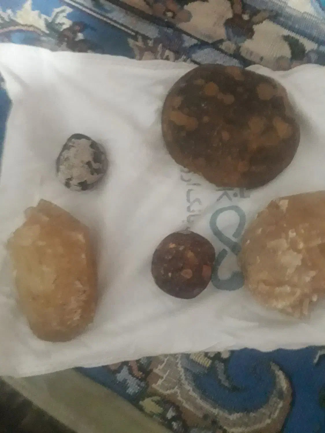 سنگ نمیدونم چ چی|کلکسیون اشیاء عتیقه|سپیدار, |دیوار