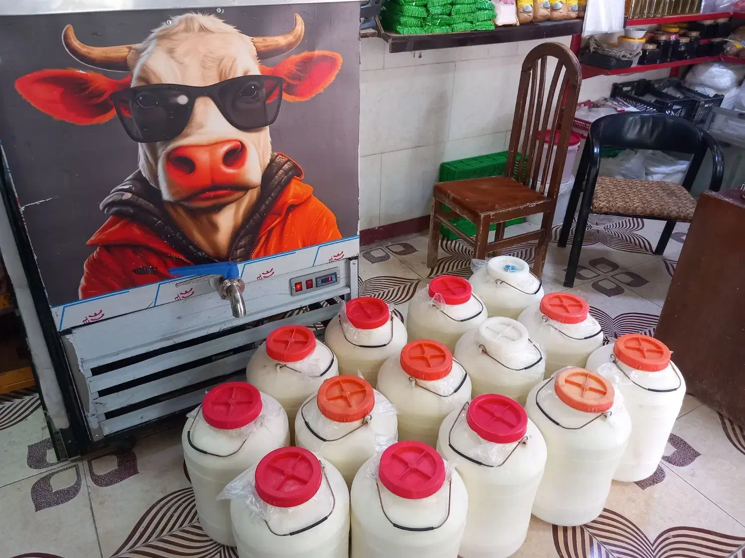 شیر تازه گاوداری تمیز وسالم به قیمت درب گاوداری|خوردنی و آشامیدنی|قصرشیرین, |دیوار