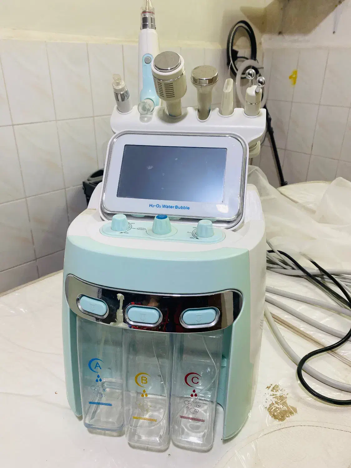 دستگاه هیدروفیشیال شش کاره|آرایشگاه و سالن‌های زیبایی|سراوان, |دیوار