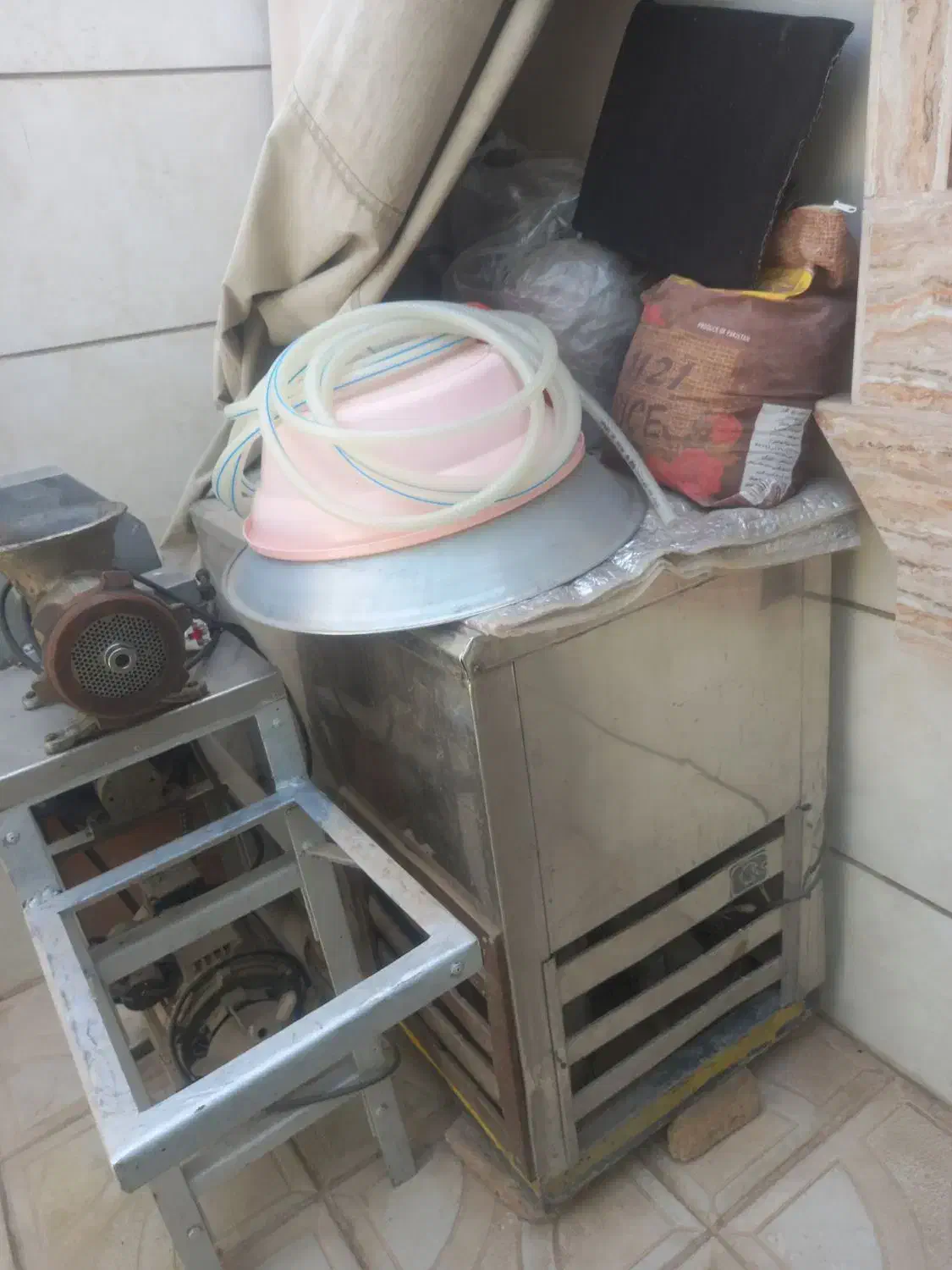 کباب پز و چرخ گوشت و فریز صندوقی دو درب و کلر ۵۰۰|اجاق گاز و لوازم برقی پخت‌وپز|تربت‌حیدریه, پائین ولایت|دیوار