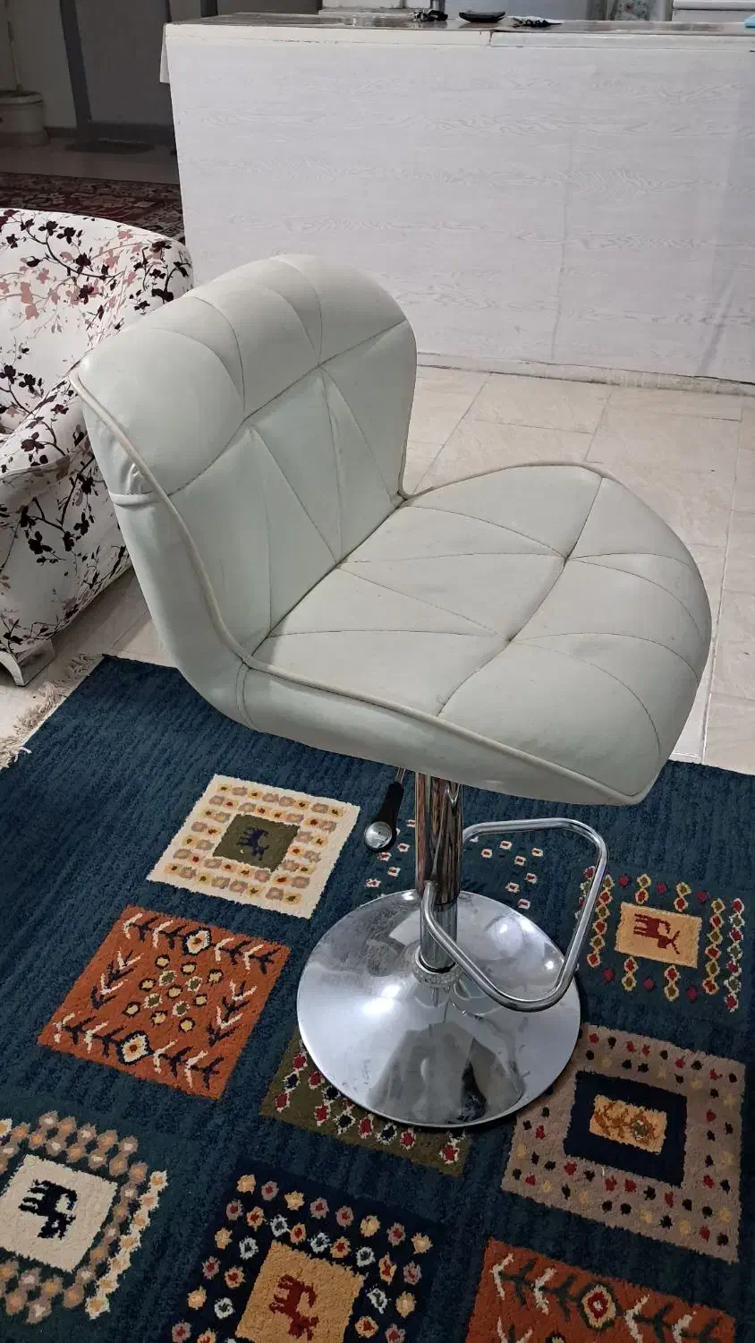 صندلی اپنی و یاصندلی ارایشگاه در حد نو|صندلی و نیمکت|محمدشهر, ولدآباد|دیوار