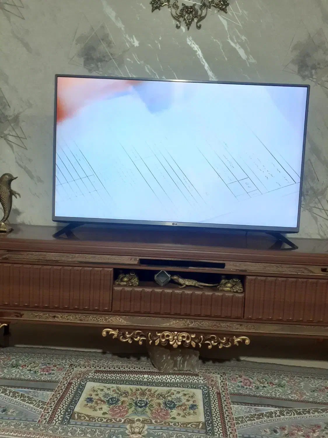 الیدی الجی ۵۰ اینچ گیرنده رو خودشه|تلویزیون و پروژکتور|تهران, نارمک جنوبی|دیوار