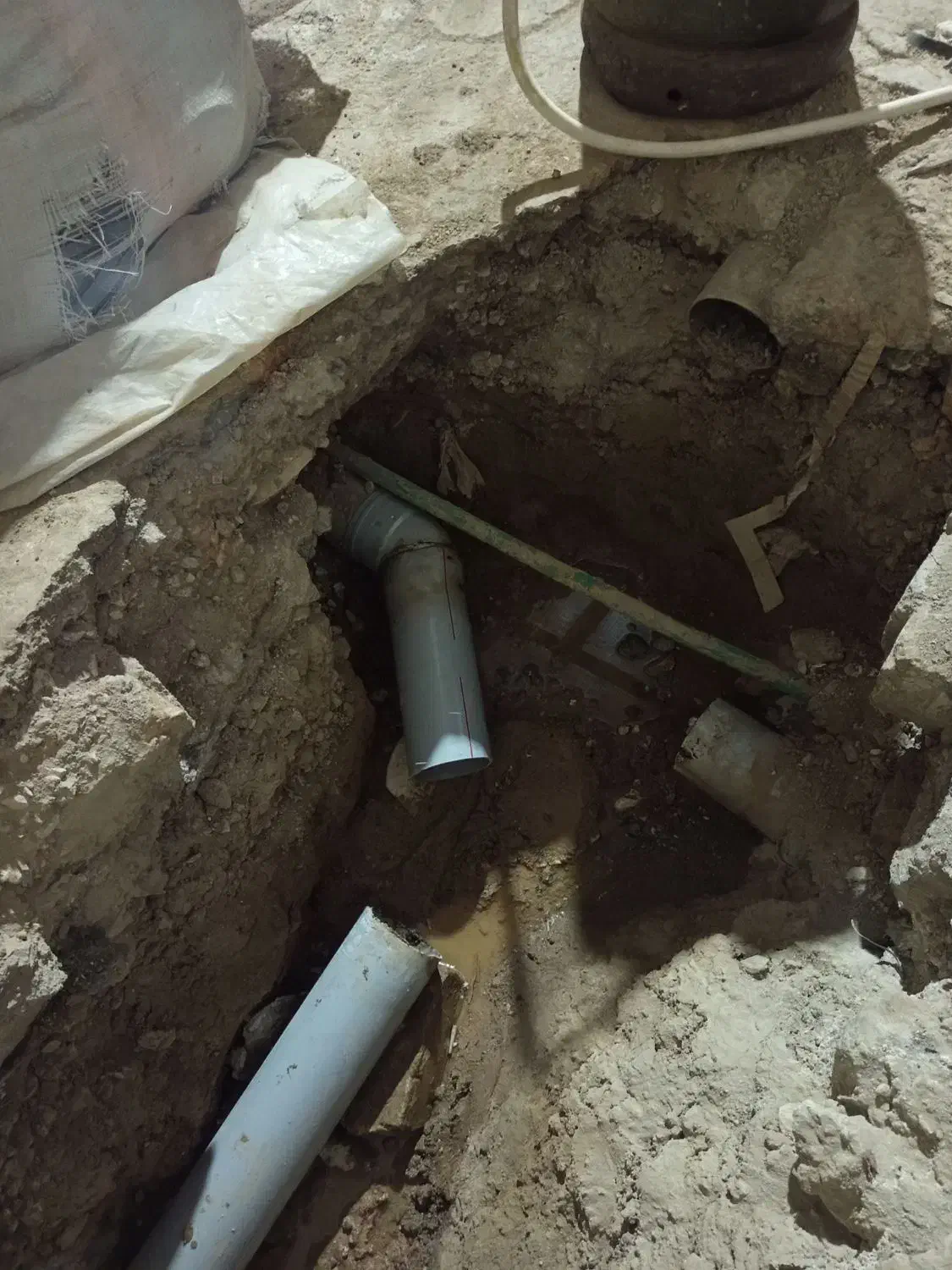 لوله باز کنی و تعمیرات شیر آلات و لولع کشی|خدمات پیشه و مهارت|خمینیشهر, |دیوار