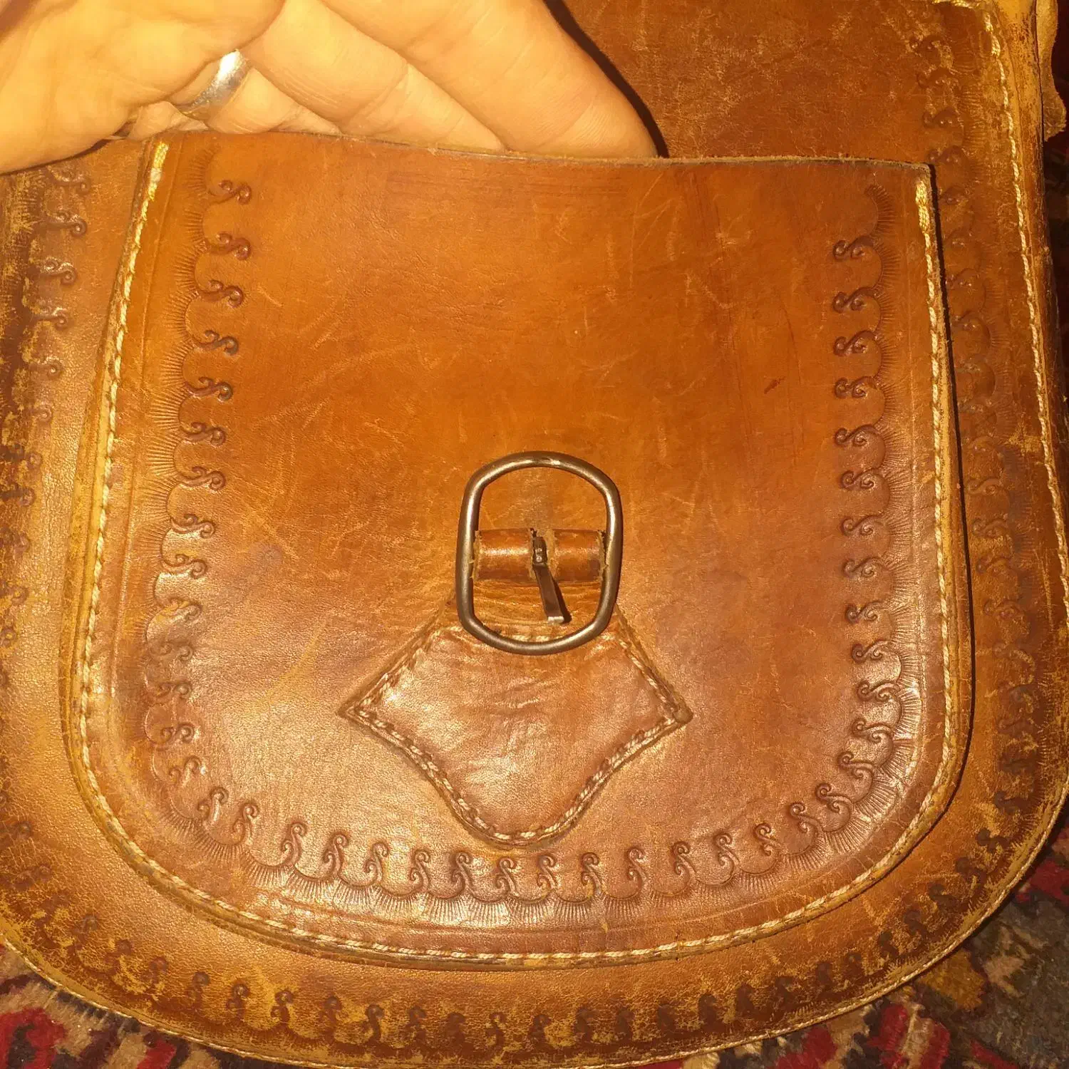 کیف قدیمی چرم|کلکسیون اشیاء عتیقه|تبریز, |دیوار