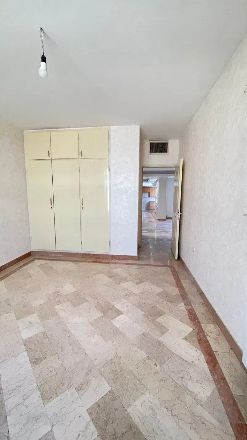 ۱۲۰متر همیلا/۲خواب بزرگ/سالن سه جهت پرده خور