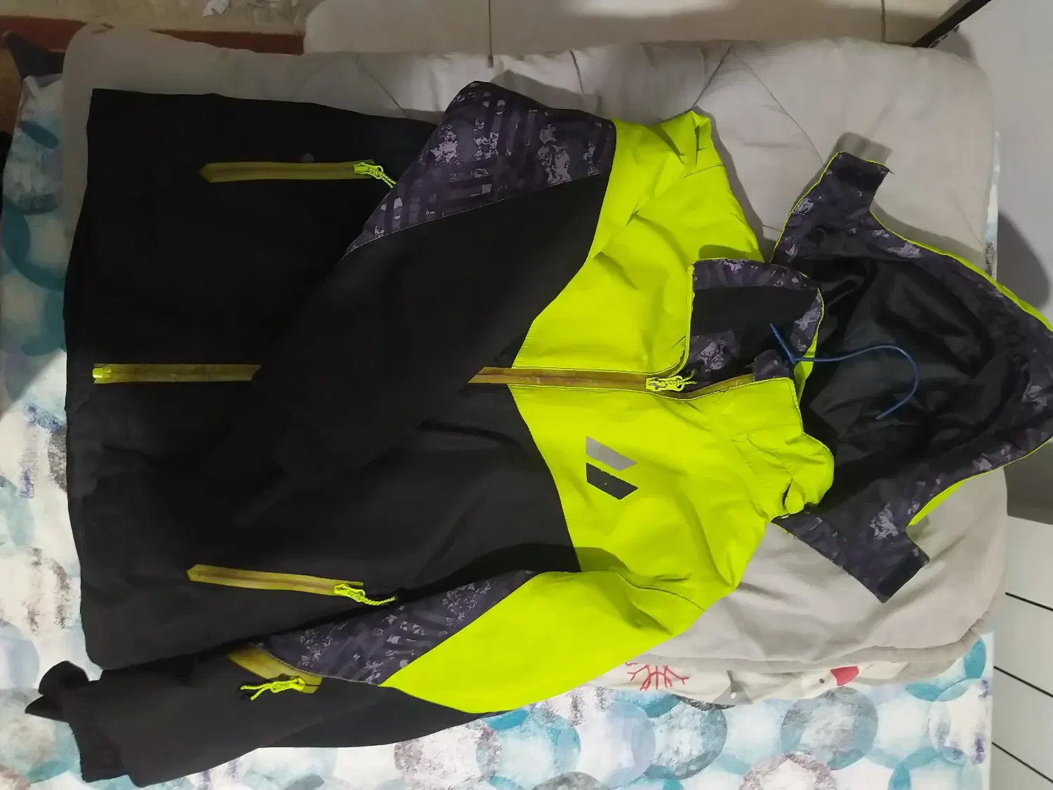 کاپشن شش تا ۹ سال|کفش و لباس بچه|آمل, |دیوار