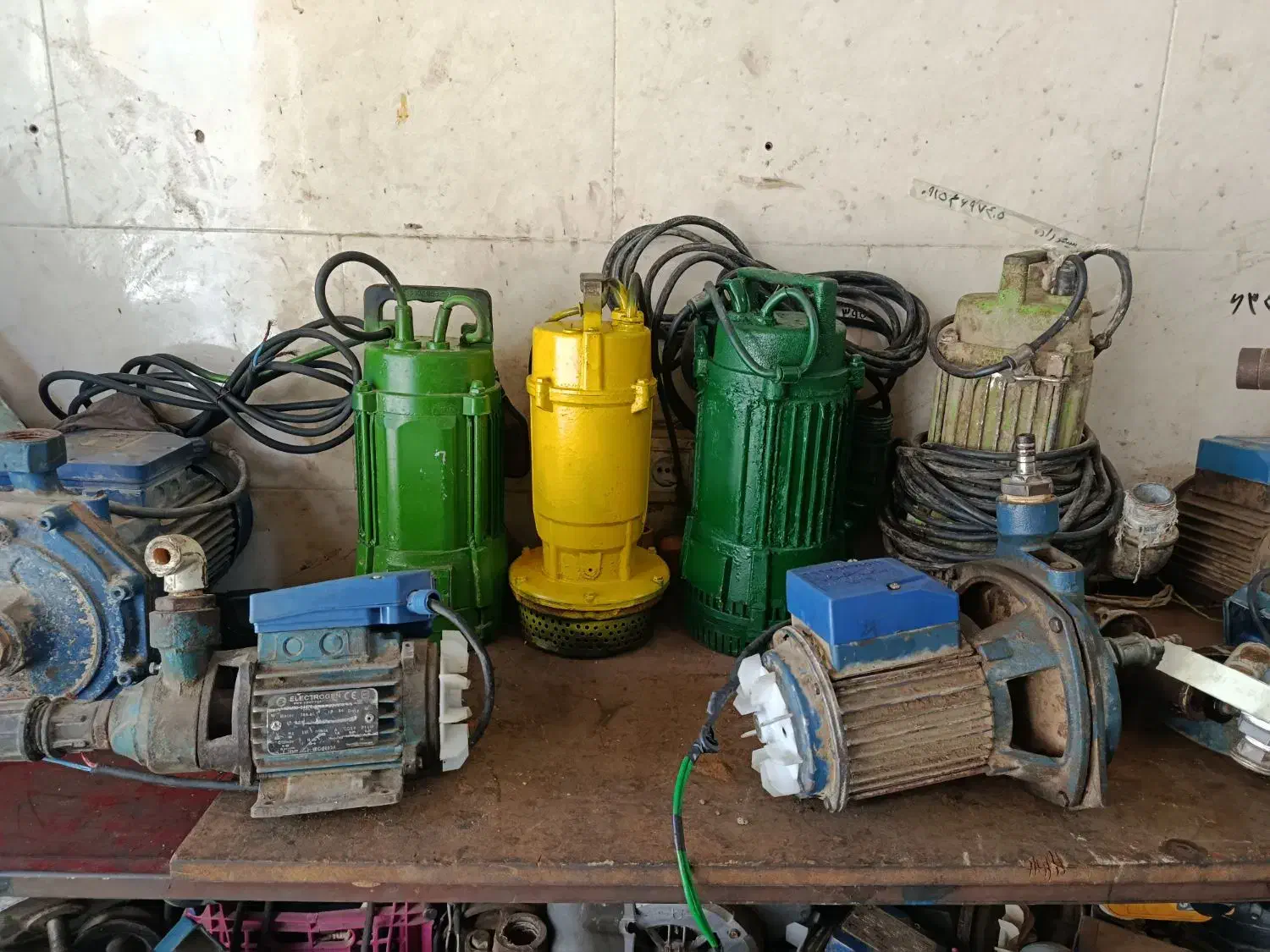 فروش کف کش ایرانی توان و چینی دسته دوم تمیز|سایر لوازم برقی|سراوان, |دیوار